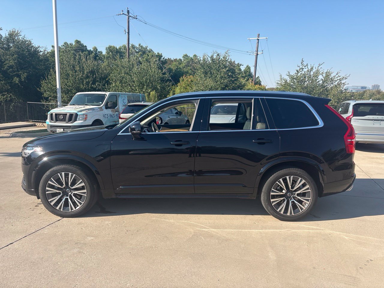Used 2021 Volvo XC90 T6 Momentum w/ Advanced Package AWD/4WD image 8