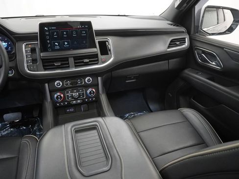 Used 2024 GMC Yukon SLT w/ SLT Premium Package AWD/4WD image 31