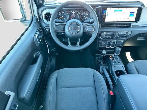 New 2026 Jeep Gladiator Sport AWD/4WD image 16