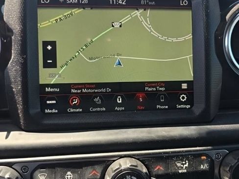 Used 2022 Jeep Wrangler Unlimited Sahara AWD/4WD image 9