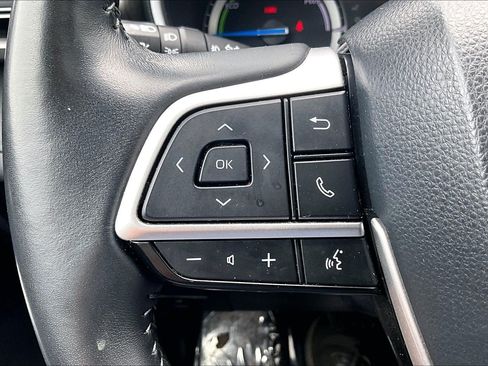 Used 2022 Toyota Highlander XLE AWD/4WD image 17