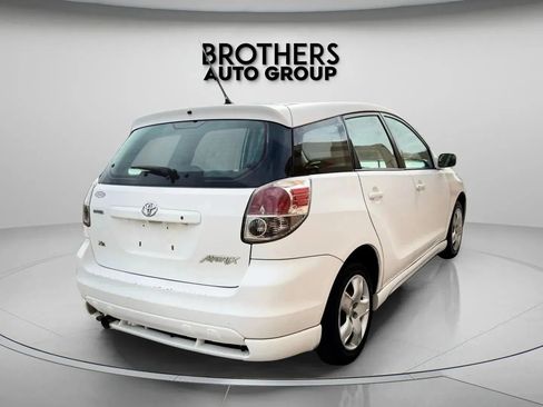 Used 2006 Toyota Matrix XR image 10