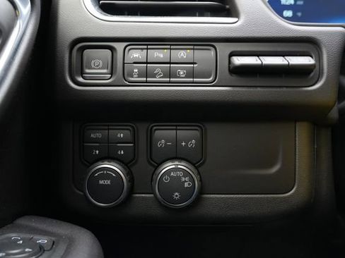 Used 2023 Chevrolet Tahoe High Country AWD/4WD image 21