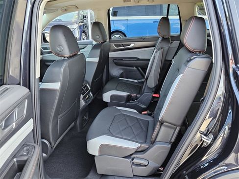 New 2026 Volkswagen Atlas Peak Edition image 6