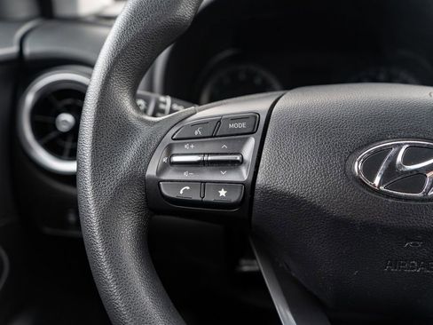 Used 2022 Hyundai Kona SE image 22