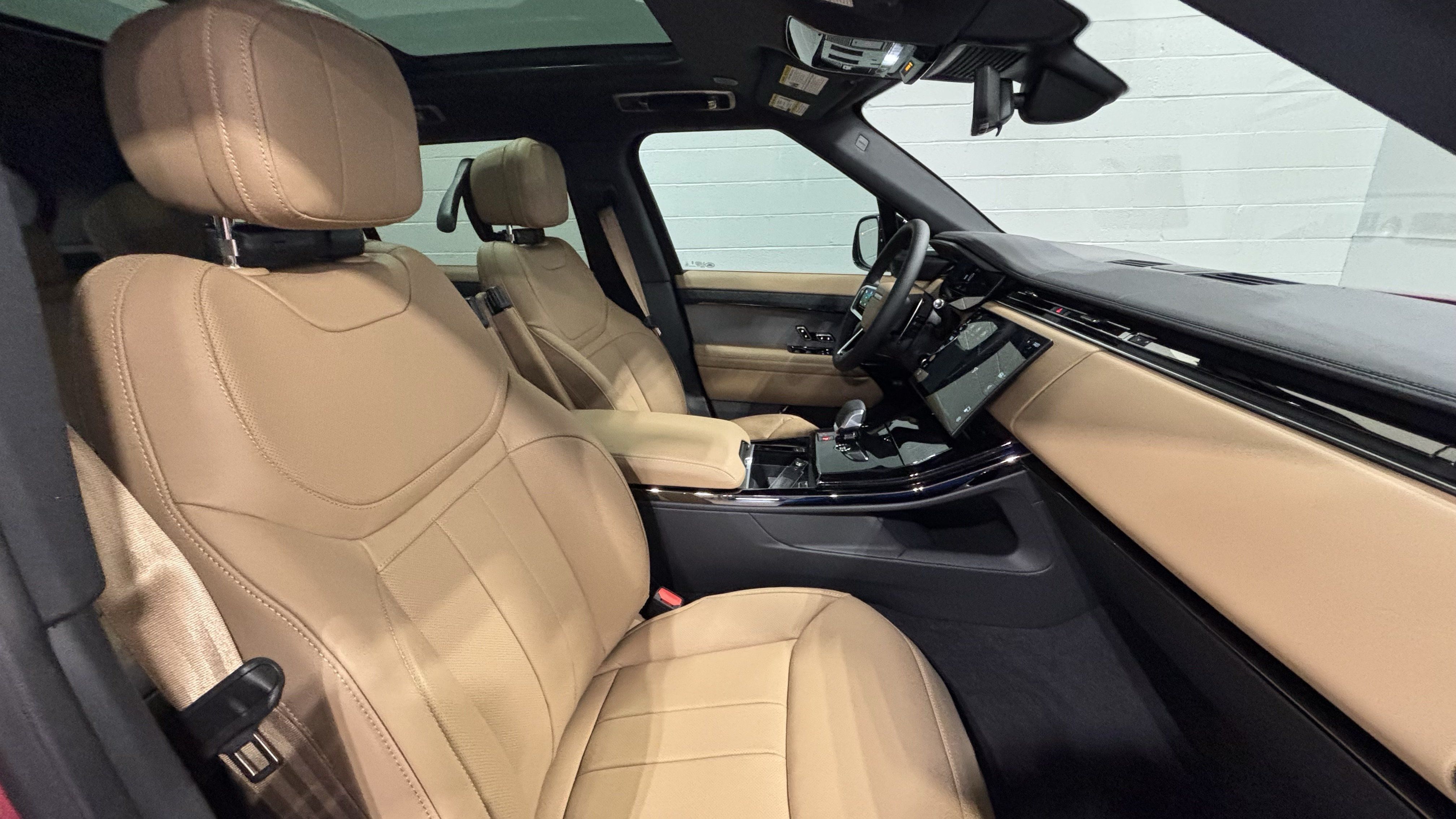 New 2026 Land Rover Range Rover Sport SE AWD/4WD image 14