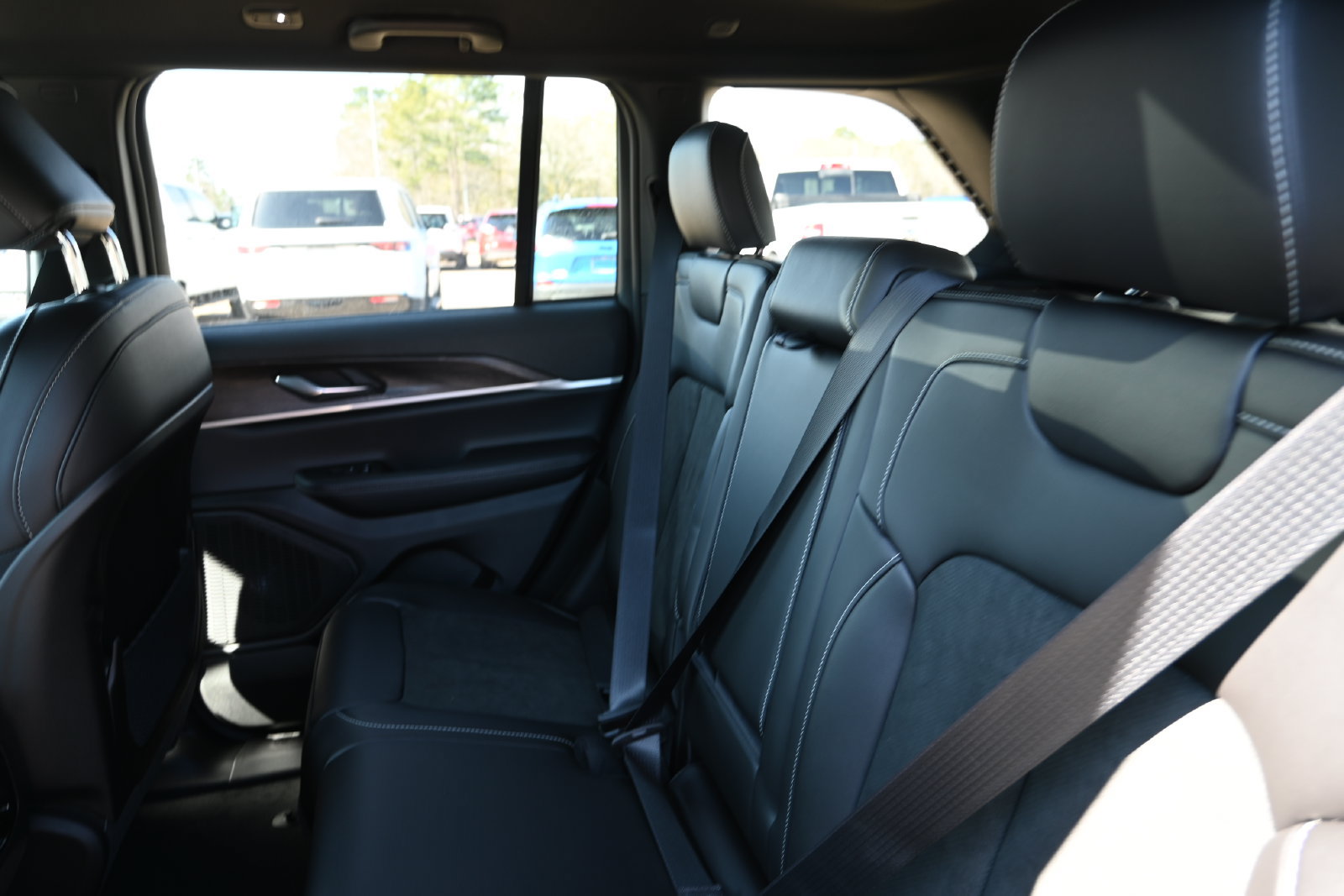 New 2026 Jeep Grand Cherokee Altitude AWD/4WD image 18