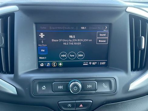 Used 2024 GMC Terrain SLE image 21