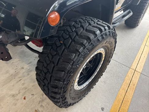 Used 2014 Jeep Wrangler Sahara w/ Connectivity Group AWD/4WD image 10