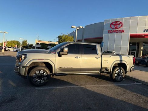 Used 2024 GMC Sierra 2500 Denali w/ Denali Reserve Package AWD/4WD image 4