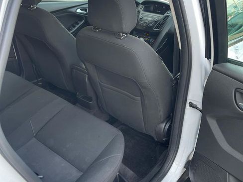 Used 2018 Ford Focus SE FWD image 17