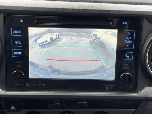 Used 2018 Toyota Tacoma TRD Off-Road image 22