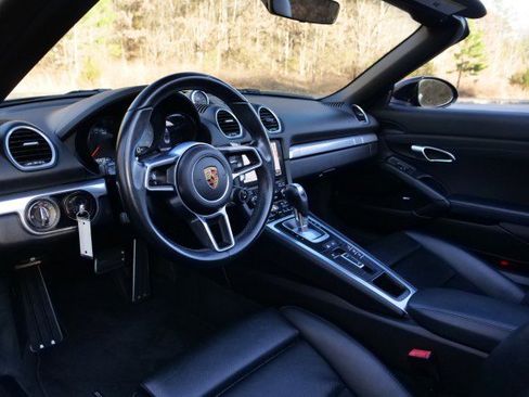 Used 2018 Porsche 718 Boxster S image 2