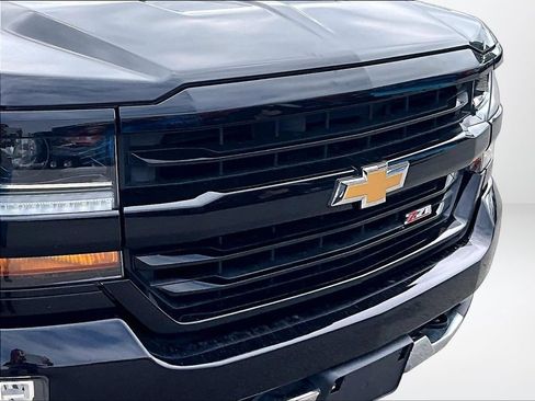 Used 2018 Chevrolet Silverado 1500 LT w/ True North Edition AWD/4WD image 28