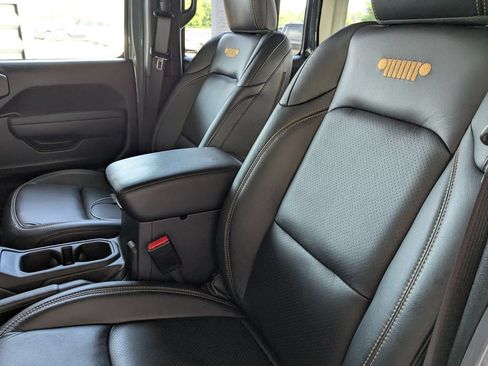 Used 2025 Jeep Wrangler Unlimited Sport AWD/4WD image 5