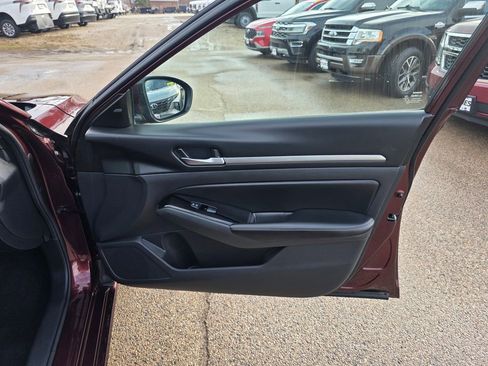 Used 2023 Nissan Altima 2.5 SV image 37