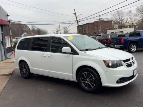 Used 2019 Dodge Grand Caravan GT image 4