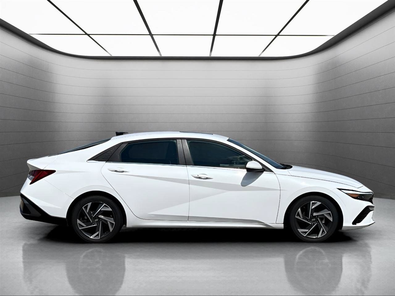 Used 2025 Hyundai Elantra SEL FWD image 7