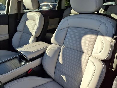 New 2026 Lincoln Nautilus Reserve image 8