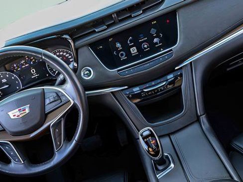 Used 2017 Cadillac XT5 Platinum image 20