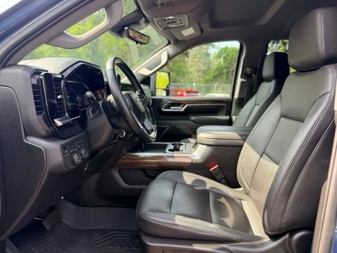 Used 2025 Chevrolet Silverado 2500 LT AWD/4WD image 7