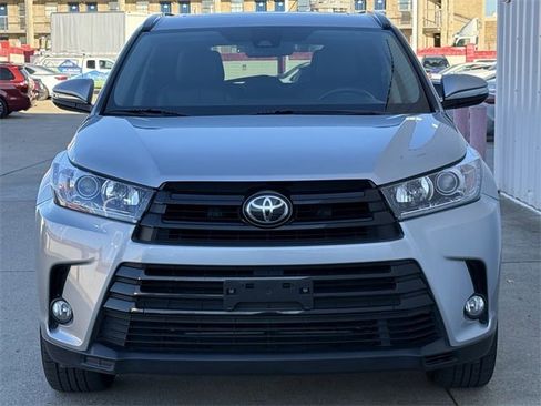 Used 2017 Toyota Highlander SE image 7