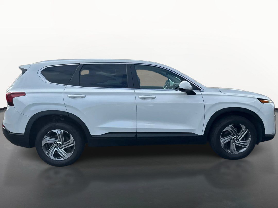Used 2023 Hyundai Santa Fe SE FWD image 2