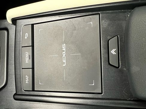 Used 2022 Lexus ES 350 Ultra Luxury image 25