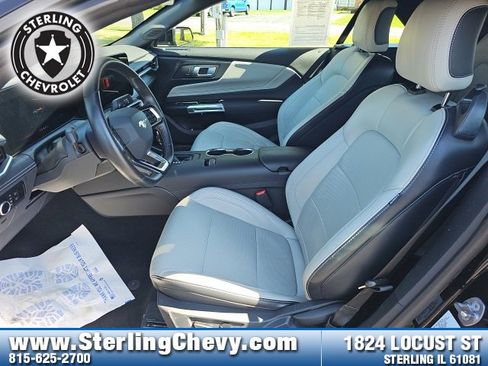 Used 2024 Ford Mustang Premium image 9