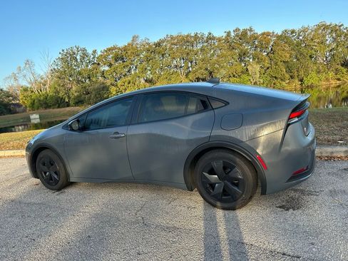 Used 2024 Toyota Prius LE image 3