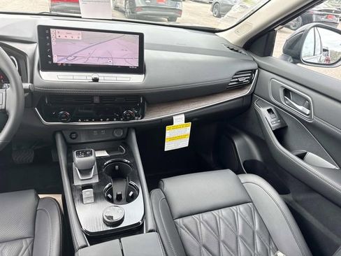 New 2026 Nissan Rogue Platinum image 19