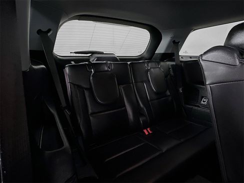 Used 2023 Ford Explorer XLT w/ Equipment Group 202A image 25