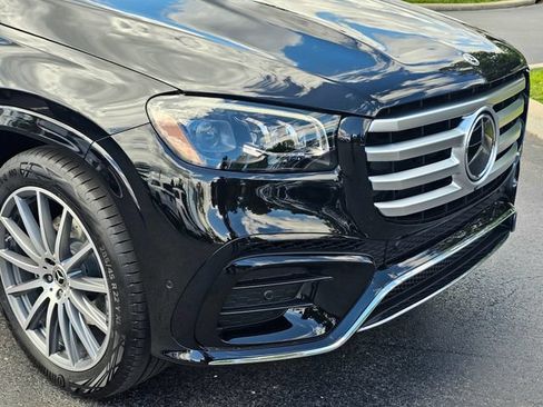 New 2026 Mercedes-Benz GLS 580 4MATIC image 4