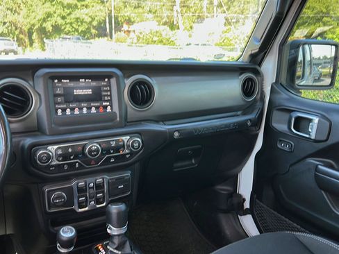 Used 2021 Jeep Wrangler Unlimited Sport AWD/4WD image 10