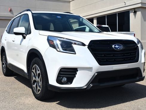 Used 2022 Subaru Forester Premium AWD/4WD image 7
