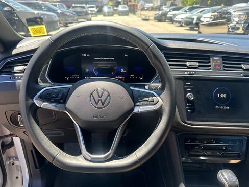 Used 2023 Volkswagen Tiguan SE w/ Panoramic Sunroof Package AWD/4WD image 17