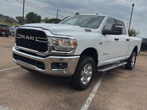 Used 2024 RAM 2500 Big Horn w/ Off Road Package AWD/4WD image 9