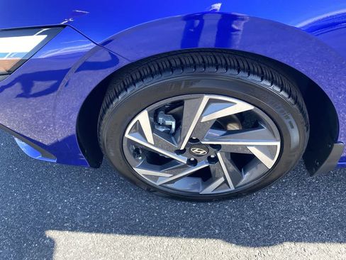 Used 2025 Hyundai Elantra Sport image 10