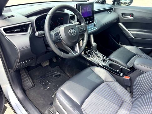 Used 2023 Toyota Corolla Cross AWD Hybrid w/ Convenience Package image 12