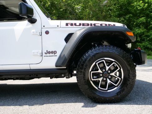 Used 2025 Jeep Gladiator Rubicon w/ Safety Group AWD/4WD image 42