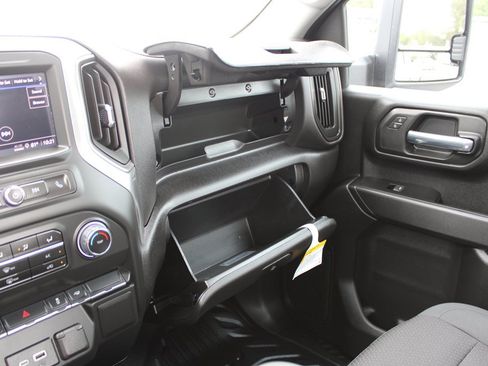 Used 2025 Chevrolet Silverado 2500 W/T RWD image 23