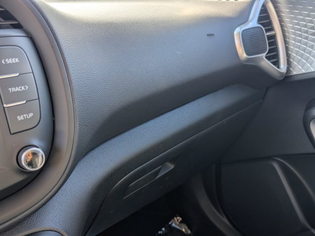 Used 2025 Kia Soul LX w/ LX Technology Package FWD image 28
