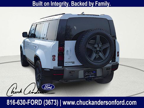 Used 2021 Land Rover Defender 110 X-Dynamic HSE image 5