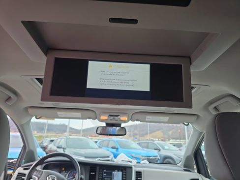 Used 2020 Toyota Sienna XLE Premium image 23