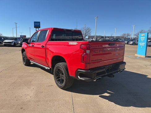 Used 2024 Chevrolet Silverado 1500 LT Trail Boss w/ Convenience Package II image 7