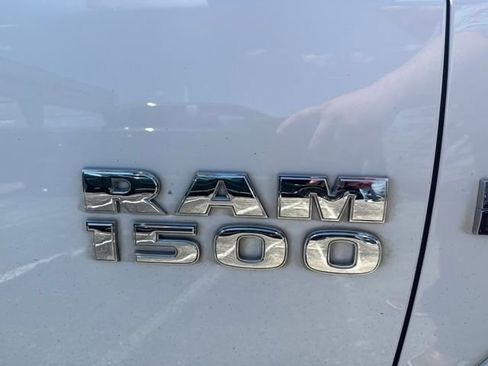 Used 2015 RAM 1500 Laramie w/ Convenience Group AWD/4WD image 4