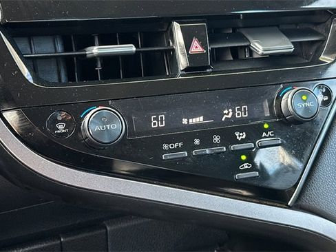 Used 2023 Toyota Camry SE image 21