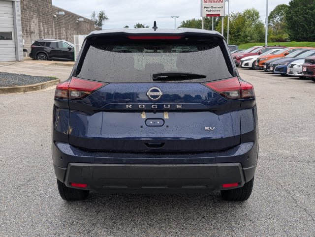 Used 2024 Nissan Rogue SV FWD image 4