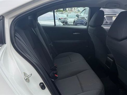 Used 2020 Toyota Corolla LE FWD image 19