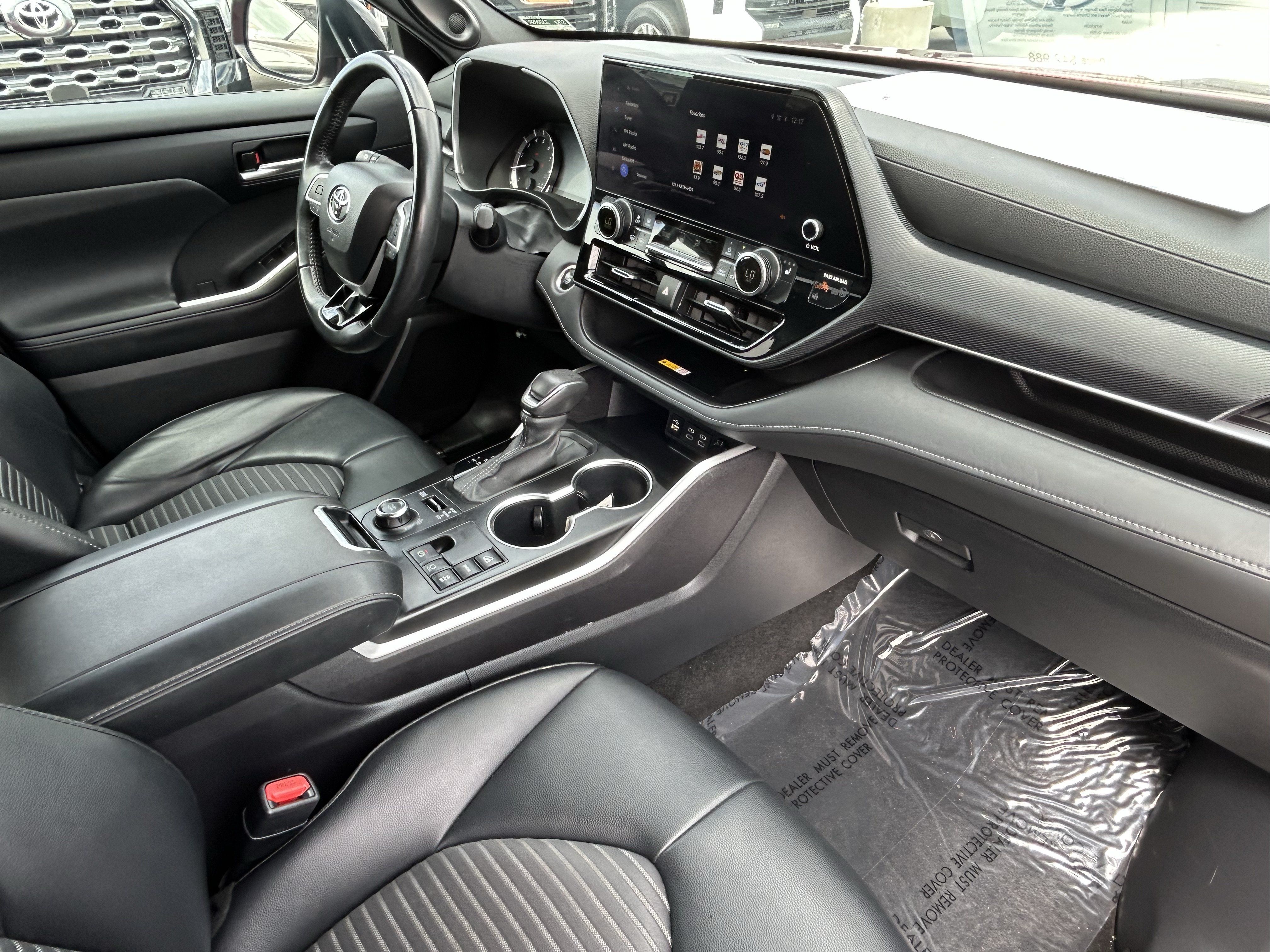 Used 2024 Toyota Highlander XSE AWD/4WD image 9